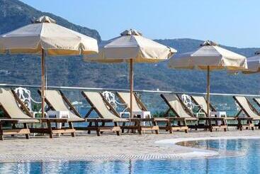 هتل Royal Bay Suites