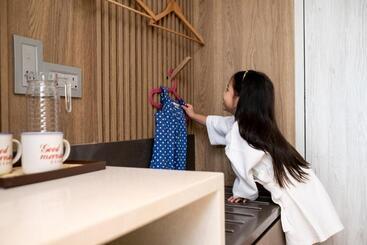 Village Hotel Sentosa By Far East Hospitality