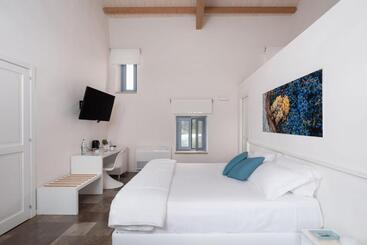 هتل Borgo D Orlando   Small Country