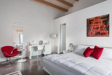 هتل Borgo D Orlando   Small Country