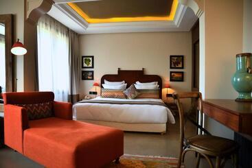 هتل Château Roslane Boutique Hôtel & Spa