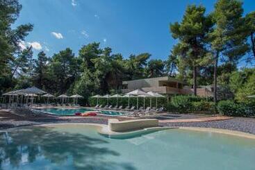 هتل Club Agia Anna