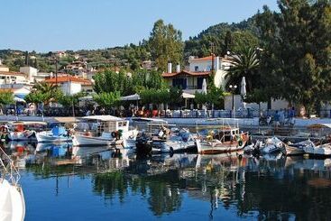 هتل Club Agia Anna