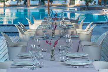 هتل Club Agia Anna