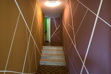 هتل Colors Hostel