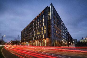 호텔 Holiday Inn   Hamburg   Hafencity, An Ihg