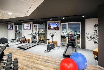 호텔 Holiday Inn   Hamburg   Hafencity, An Ihg