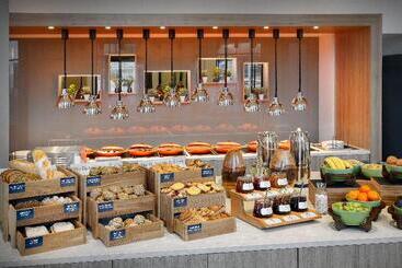 호텔 Holiday Inn   Hamburg   Hafencity, An Ihg