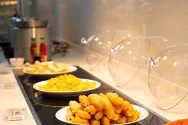 هتل Holiday Inn Express   Qingdao West Coast, An Ihg
