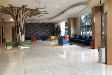 هتل Ibis Styles Chengdu American Center