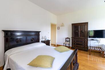 هتل Il Castellaro Country House