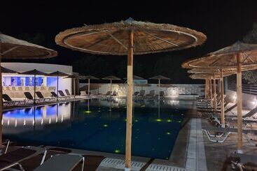 هتل Saint George Resort