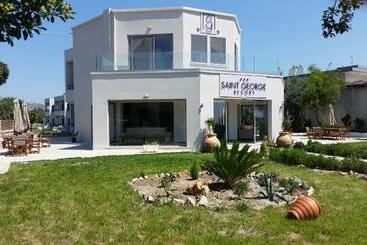 هتل Saint George Resort