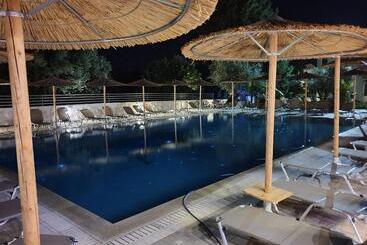 هتل Saint George Resort