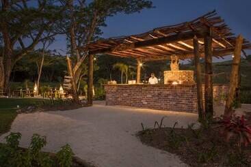 هتل Six Senses Fiji