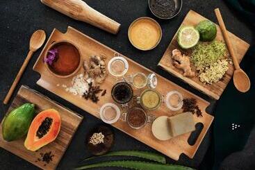 هتل Six Senses Fiji