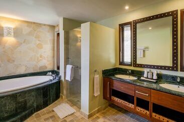 هتل Sundancer Residences And Villas Lombok