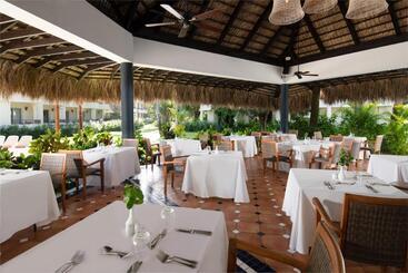 استراحتگاه Impressive Punta Cana
