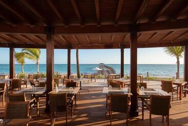 استراحتگاه Impressive Punta Cana
