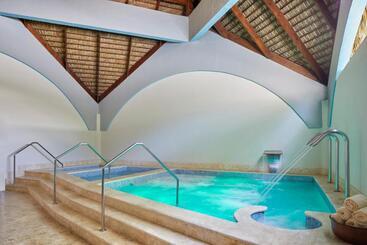 استراحتگاه Impressive Punta Cana