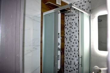 Polykratis Rooms
