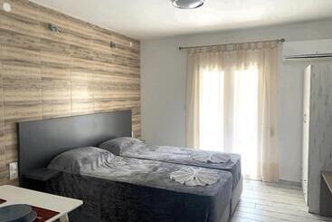 Polykratis Rooms