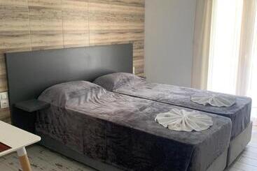 Polykratis Rooms