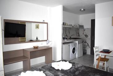 Polykratis Rooms