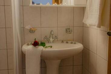 Polykratis Rooms