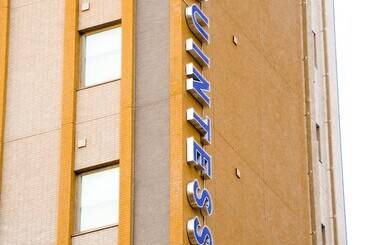 Quintessa Hotel Tokyo Haneda Comic & Books