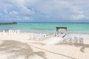 استراحتگاه Impressive Premium Punta Cana - All Inclusive