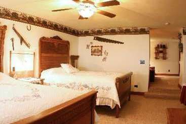 تختخواب و صبحانه Anniversary House