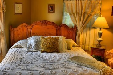 تختخواب و صبحانه Bard's Inn