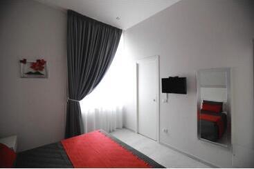 مسافرخانه Chiaia Guest House