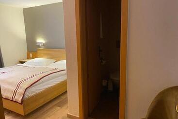Hostal Petit Steffani Bed & Breakfast