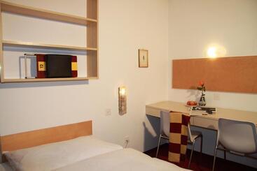 Hostal Petit Steffani Bed & Breakfast