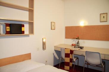 Hostal Petit Steffani Bed & Breakfast