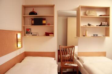 Hostal Petit Steffani Bed & Breakfast