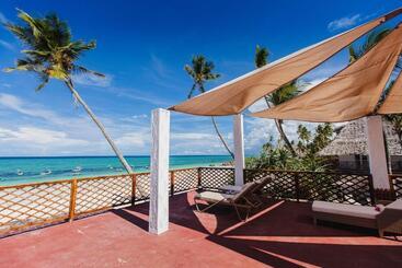 Ahg Dream S Bay Beach Hotel   Adults Only