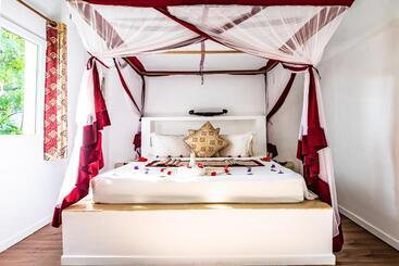 Ahg Dream S Bay Beach Hotel   Adults Only