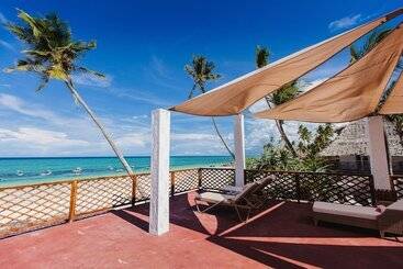 Ahg Dream S Bay Beach Hotel   Adults Only