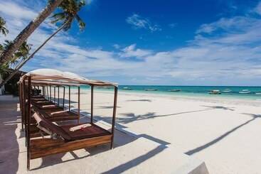 Ahg Dream S Bay Beach Hotel   Adults Only