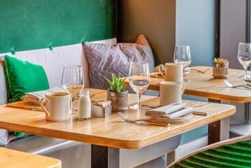 Cambria Hotel Boston Downtown   Seaport
