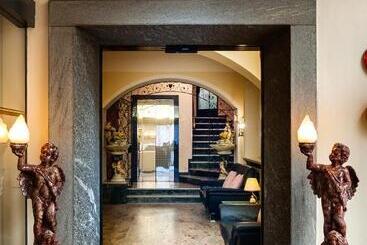 هتل Easyrooms Dell'angelo
