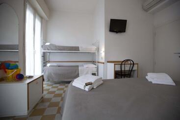 هتل Eden B&b