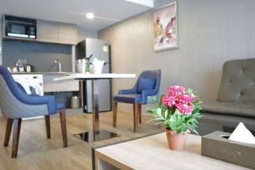 هتل Glow Sukhumvit 5
