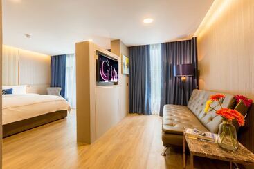 هتل Glow Sukhumvit 5