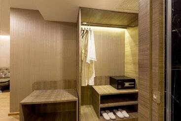 هتل Glow Sukhumvit 5