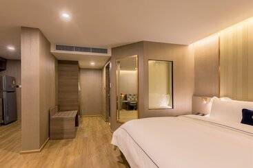 هتل Glow Sukhumvit 5