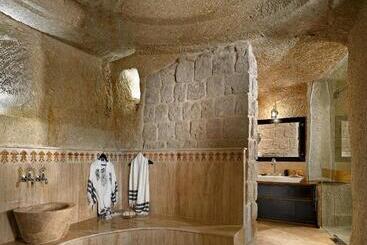 هتل Seraphim Cave Suites & Spa